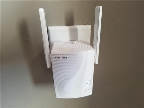 BrosTrend WiFi Extender Not Appearing on Network List [Fixed]