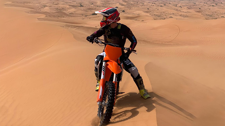 Conquering the Dubai Desert : Epic Dirt Bike Dubai