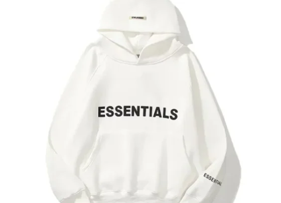 The Best Essentials Hoodie Outfits Spotted on Influencer